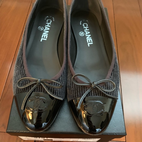 Chanel black/grey ballet flats 38.5 w/box from BG - Picture 1 of 6